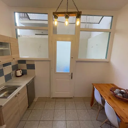 Gem Downtown Apartman